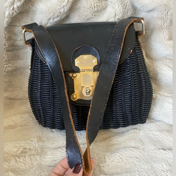 Vintage Orbach’s Black and Gold Basket Bag - Picture 11 of 11